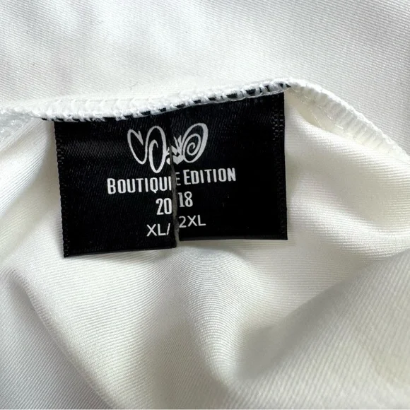 SANDONER 2018 limited edition doll graphic pullover top, RARE, size XL/2XL